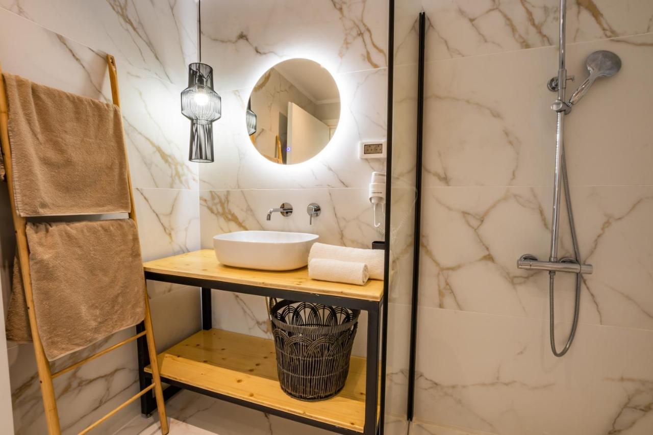 Euphoria Suites Lakki  Ngoại thất bức ảnh